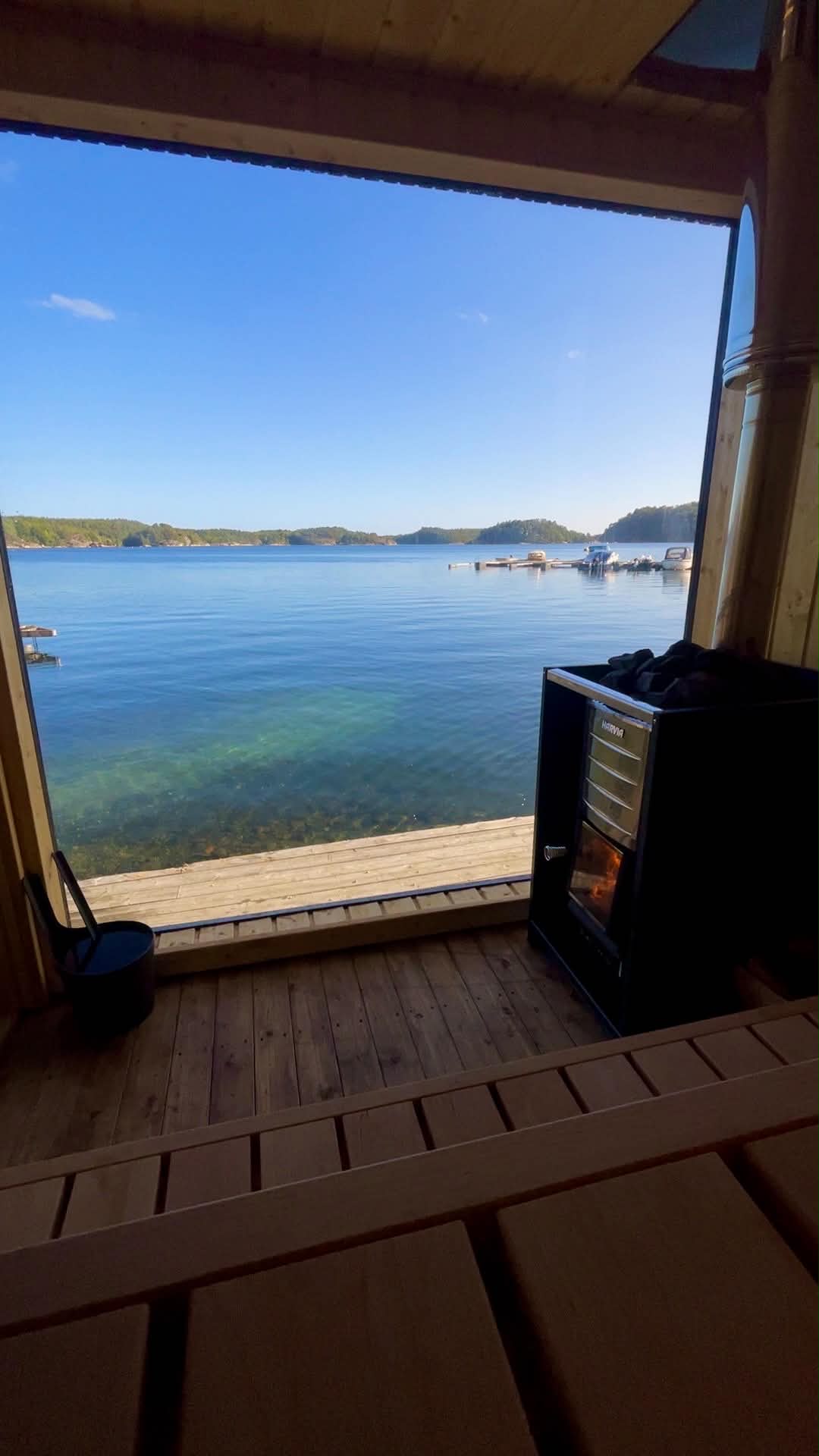 Utsikt mot sjøen fra benken i GodKog Lillesand